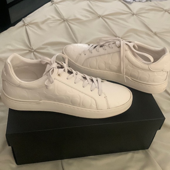 Brand new only wore once now my style very comfortable - Picture 1 of 6